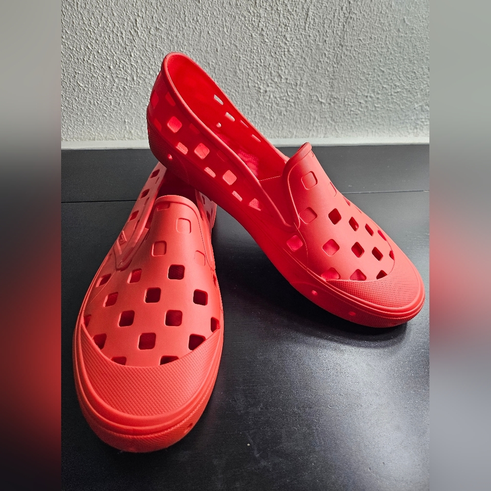 Vans TRK slip on